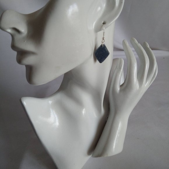 Handmade gray polymer clay earrings. Boucles d'oreilles fait à la main - Picture 4 of 6